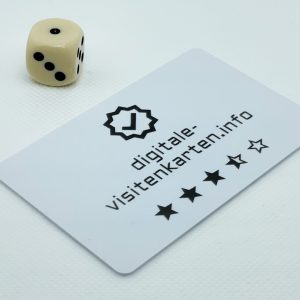 NFC Visitenkarte aus Kunststoff mit Würfel frontal